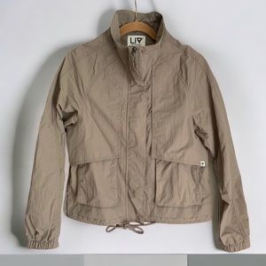 NWOT LIV OUTDOORS Cargo Windbreaker jacket Taupe M Medium